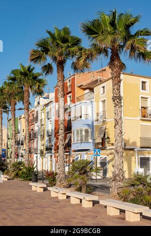 Farbenfrohe Häuser am Strand, Cases de Colors, Carrer Arsenal, Villajoyosa, Spanien Stockfoto