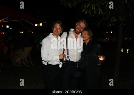 Alexander Dydyna, Christopher Tölle, Andreja Schneider bei der Premiere des Theaterstücks 'Mord im Orientexpress' in der Komödie am Kurfürstendamm im Stockfoto