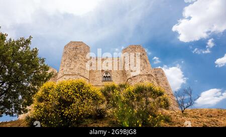 Andria, Italien - 18. Juni 2021: Castel del Monte von Friedrich II. Von Schwaben in Apulien ohne jemanden Stockfoto