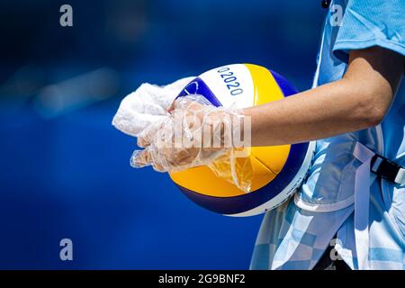 Tokio, Japan. Juli 2021. Olympische Spiele: Beach Voleibol Spiel zwischen Japan und Polen. © ABEL F. ROS / Alamy Live News Stockfoto