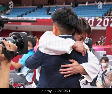 Tokio, Japan. Juli 2021. Die japanische Hifumi Abes feiert im Finale während der Olympischen Spiele in Tokio am Sonntag, den 25. Juli 2021, den 66-kg-Judo der Männer im Nippon Budokan in Tokio, Japan. Foto von Keizo Mori/UPI Credit: UPI/Alamy Live News Stockfoto