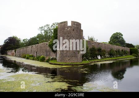 Wells' Bishops Palace Moat in Somerset Stockfoto