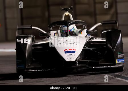 Excel Circuit, Docklands, London, Großbritannien. Juli 2021. Formel E London E Prix; Edoardo Mortara aus der Schweiz fährt für (48) Rocket Venturi während des Rennens 2 Credit: Action Plus Sports/Alamy Live News Stockfoto