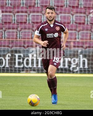 Edinburgh, Großbritannien. Juli 2021. Premier Sports Cup - Heart of Midlothian / Inverness Caledonian Thistle 25/7/2021. Hearts ist Gastgeber von Inverness Caledonian Thistle beim Premier Sports Cup im tynecastle Park, Edinburgh, Midlothian. Bild zeigt: Hearts' Canadian Right-Back, Craig Halkett. Quelle: Ian Jacobs/Alamy Live News Stockfoto