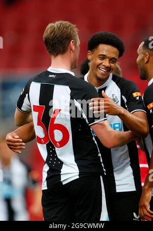 Doncaster, England, 23. Juli 2021. Jamal Lewis während des Vorsaison-Freundschaftsspiel im Keepmoat Stadium, Doncaster. Bildnachweis sollte lauten: Lynne Cameron / Sportimage Stockfoto