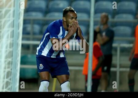 Algarve, Portugal. Juli 2021. Fernando Andrade vom FC Porto feiert, nachdem er am 25. Juli 2021 im Algarve-Stadion in Loule, Portugal, ein Tor beim Freundschaftsspiel des FC Porto und des Lille OSC vor der Saison erzielt hat. (Bild: © Pedro Fiuza/ZUMA Press Wire) Stockfoto