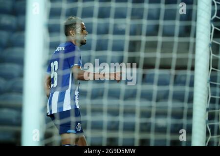 Algarve, Portugal. Juli 2021. Fernando Andrade vom FC Porto feiert, nachdem er am 25. Juli 2021 im Algarve-Stadion in Loule, Portugal, ein Tor beim Freundschaftsspiel des FC Porto und des Lille OSC vor der Saison erzielt hat. (Bild: © Pedro Fiuza/ZUMA Press Wire) Stockfoto