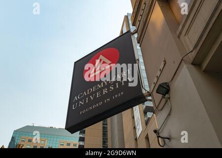 USA. Oktober 2017. Sign on Fassade der Academy of Art University im South of Market (Soma) Viertel von San Francisco, Kalifornien, 13. Oktober 2017. (Foto: Smith Collection/Gado/Sipa USA) Quelle: SIPA USA/Alamy Live News Stockfoto