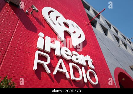 USA. Oktober 2017. Melden Sie sich für das Musikradio iHeartRadio, das zum Unternehmen iHeartMedia gehört, am lokalen Hauptsitz des Unternehmens im Stadtteil South of Market (Soma) von San Francisco, Kalifornien, am 13. Oktober 2017 an. (Foto: Smith Collection/Gado/Sipa USA) Quelle: SIPA USA/Alamy Live News Stockfoto
