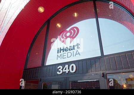 USA. Oktober 2017. Melden Sie sich am lokalen Hauptsitz von iHeartMedia im South of Market (Soma)-Viertel von San Francisco, Kalifornien, am 13. Oktober 2017 an. (Foto: Smith Collection/Gado/Sipa USA) Quelle: SIPA USA/Alamy Live News Stockfoto