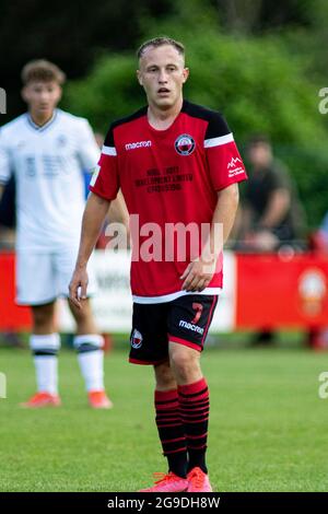 Jamie Latham von Trefelin in Aktion. Trefelin / Swansea City u23 freundlich im Ynys Park am 20. Juli 2021. Kredit: Lewis Mitchell Stockfoto