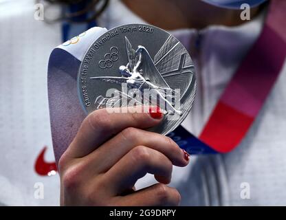 Eine Gesamtansicht einer olympischen Silbermedaille im Tokyo Aquatics Center am dritten Tag der Olympischen Spiele 2020 in Tokio in Japan. Bilddatum: Montag, 26. Juli 2021. Stockfoto
