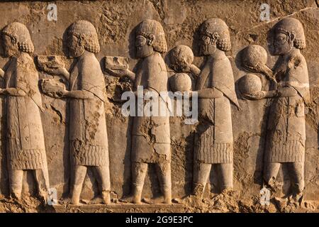 Persepolis, Relief der Ruinen von Apadana, Hauptstadt des Achaemenidenreiches, Vorort von Shiraz, Fars, Iran, Persien, Westasien, Asien Stockfoto