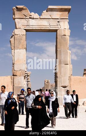 Persepolis, Torresten, Palast von hundert Säulen (100 Säulen), Hauptstadt des Achaemeniden-Reiches, Fars-Provinz, Iran, Persien, Westasien, Asien Stockfoto