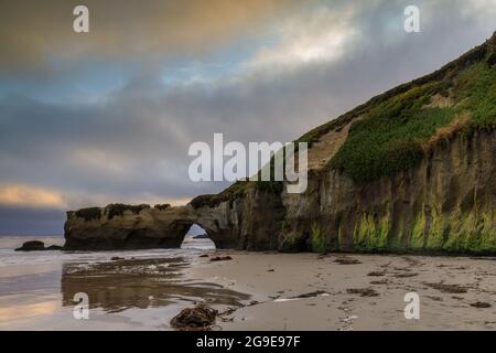 Sonnenuntergang über dem Strand. Santa Cruz, Kalifornien, USA. Stockfoto