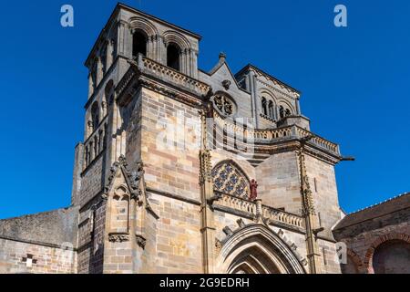 Souvigny. St. Peter und St. Paul Priorat Kirche, Departement Allier, Auvergne-Rhone-Alpes, Frankreich Stockfoto