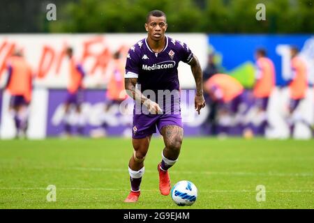 Moena, Italien. 25. Juli 2021. Igor Julio dos Santos de Paulo von ACF Fiorentina in Aktion während des Vorsaison Freundschaftsspiel zwischen ACF Fiorentina und Polisportiva C4 Foligno. Kredit: Nicolò Campo/Alamy Live Nachrichten Stockfoto