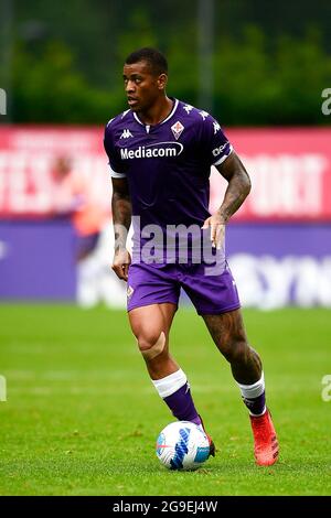 Moena, Italien. 25. Juli 2021. Igor Julio dos Santos de Paulo von ACF Fiorentina in Aktion während des Vorsaison Freundschaftsspiel zwischen ACF Fiorentina und Polisportiva C4 Foligno. Kredit: Nicolò Campo/Alamy Live Nachrichten Stockfoto