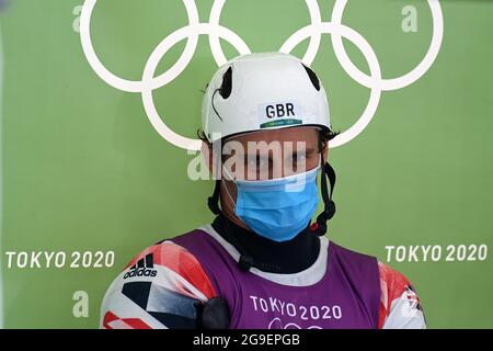Tokio, Japan. Juli 2021. Kanuslalom. Kasai Kanuslalom Center. 1-1. 6chome. Rinkaicho, Edogawa-ku. Tokio. Adam Burgess (GBR) im Zielzelt. Kredit Garry Bowden/Sport in Pictures/Alamy live News Kredit: Sport in Pictures/Alamy Live News Stockfoto