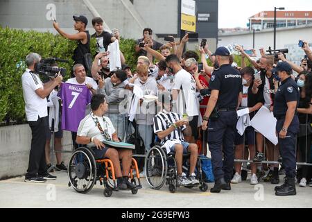 Cristiano Ronaldo von Juventus kommt nach seiner Rückkehr ins J Medical Center, Turin, zu seinem Fitnesstest. Bilddatum: 25. Juli 2021. Bildnachweis sollte lauten: Jonathan Moscrop/Sportimage Stockfoto