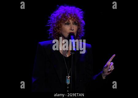 Rom, Italien. Juli 2021. Fiorella Mannoia während des Konzerts im Auditorium Parco della Musica Rom. (Foto: Domenico Cippitelli/Pacific Press/Sipa USA) Quelle: SIPA USA/Alamy Live News Stockfoto