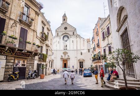 BARI, ITALIEN - 10. SEPTEMBER 2017: Kathedrale von Bari, oder Kathedrale des Heiligen Sabinus in Apulien, Süditalien Stockfoto