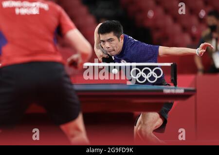 (210726) -- TOKIO, 26. Juli 2021 (Xinhua) -- Chuang Chih Yuan vom chinesischen Taibei tritt während der Einzelrunde der Tischtennis-Männer 3 bei den Olympischen Spielen 2020 in Tokio, Japan, am 26. Juli 2021 an. Stockfoto