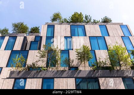 Das Designhotel Ruby Ella mit bepflanzter Fassade auf der Straße Hohenzollernring, Architekt Christoph Ingenhoven, Köln, Deutschland. das Designhotel Ruby Stockfoto