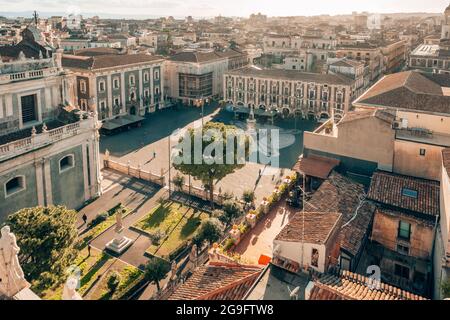 Blick auf die Piazza Duomo in Catania, Sizilien Stockfoto