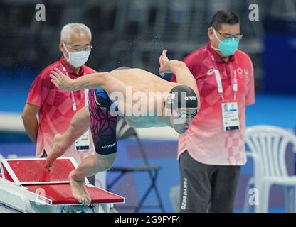 26. Juli 2021, Japan, Tokio: Schwimmen: Olympische Spiele, Vorspiele, 200m Schmetterling, Männer, im Tokyo Aquatics Center. Der japanische Daiya Seto am Start. Foto: Michael Kappeler/dpa Stockfoto