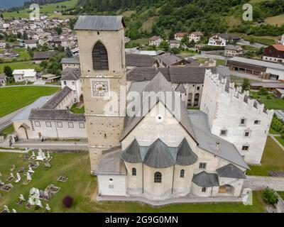 Benediktinerkloster St. Johannes in Mustair an den Schweizer alpen, UNESCO-Weltkulturerbe Stockfoto