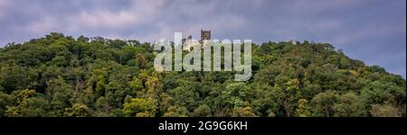 drachensteinruine und Naturlandschaft bei Sonnenuntergang im Siebengebirge Königswinter Stockfoto