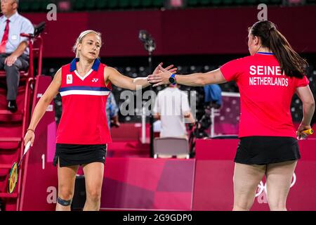 TOKIO, JAPAN - 26. JULI: Selena Piek aus den Niederlanden und Cheryl seinen aus den Niederlanden treten während der Olympischen Spiele in Tokio 2020 auf dem Musashino Forest Plaza am 26. Juli 2021 in Tokio, Japan, auf der Gruppenspielbühne der Frauen-Doubles - Gruppe B an (Foto: Yannick Verhoeven/Orange Picles) NOCNSF Stockfoto