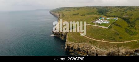 Luftaufnahme des Anvil Point Lighthouse an der Jurassic Coast in Dorset, Südwestengland Stockfoto