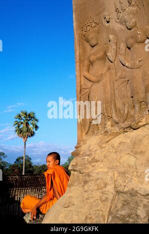 Kambodscha, Ankgor, Angkor-VAT-Tempel, UNESCO-Weltkulturerbe, Novizenmönch Stockfoto