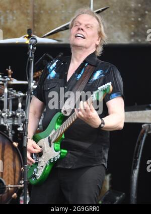 Readington, NJ 25. Juli 2021. James Young von Styx preformt sein Konzert beim 38. Jährlichen New Jersey Lottery Festival of Ballooning am 25. JULI 2021 in Readington, NJ . Quelle: John Palmer/Media Punch/Alamy Live News Stockfoto