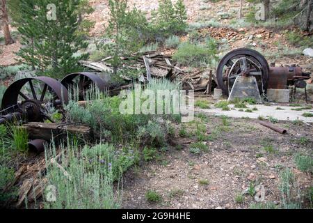 Die konsolidierte Goldmine ist eine einigermaßen gut erhaltene Goldmine in Mono County, CA, USA. Stockfoto