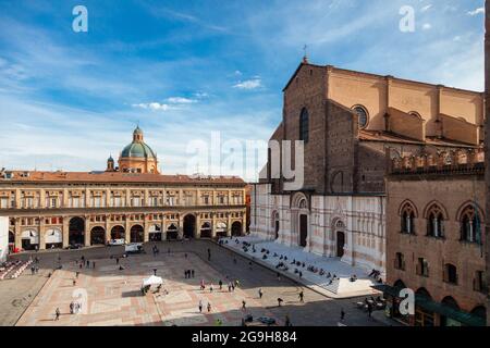 Piazza Maggiore und die Basilica di San Petronio, Bologna Italien Stockfoto