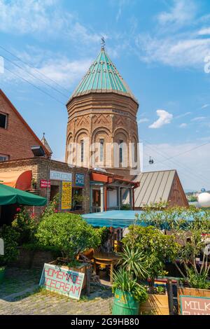 Tiflis, Goergia - 21 Jule, 2021: St. George Kathedrale von Tiflis, armenische Kirche Stockfoto