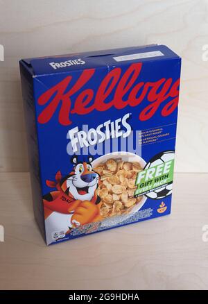 BATTLE CREEK, USA - CA. JULI 2021: Schachtel mit Kelloggs Fröschen Stockfoto