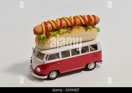 Kreative Vintage Food Truck Van Spielzeug Miniatur mit Hot Dog Stockfoto