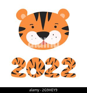 Handgezeichnete Cartoon-Vektor-Illustration eines niedlichen lustigen wilden Tiger Kopf und orange Zahlen 2022 mit Streifen. Niedliches chinesisches Neujahrslogo 2022 Stock Vektor