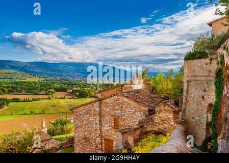 Umbrien Landschaft Blick von Spello historischen Zentrum alten Mauern Stockfoto