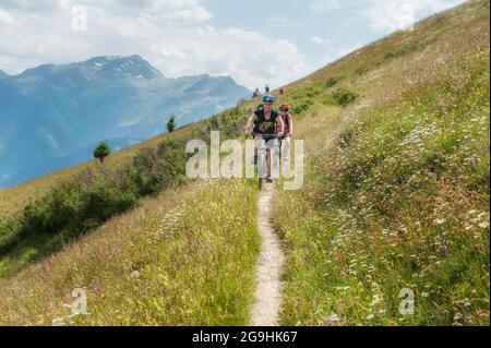 Les Saisies Mountainbike, Mont-Blanc & die Alpine Kette. Beaufortain-Massiv und Val d'Arly Region. Savoie-Départment. Frankreich Stockfoto