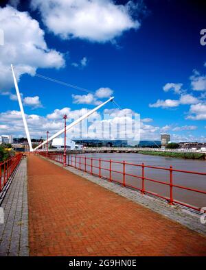 Newport City Fußgängerbrücke, Newport, South Wales. Stockfoto