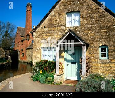 The Old Mill and River Eye, Lower Salughter in der Nähe von Bourton on the Water, Cotswolds, Gloucestershire. Stockfoto