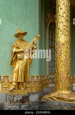 Figurengruppe Im Chinesischen Haus Im Sanssouci Park, Potsdam, Brandenburg, Deutschland Stockfoto