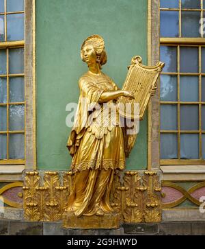 Figurengruppe Im Chinesischen Haus Im Sanssouci Park, Potsdam, Brandenburg, Deutschland Stockfoto