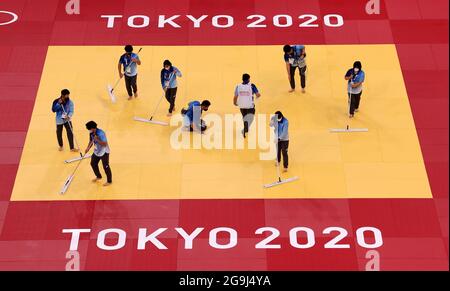Tokio, Japan. Juli 2021. Judo: Olympia, in der Kampfkunsthalle Nippon Budokan. Die Matte ist für die Kämpfe vorbereitet. Quelle: Friso Gentsch/dpa/Alamy Live News Stockfoto