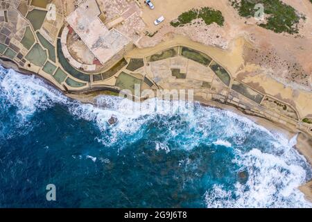 Malta, Gozo, Luftansicht der Salzpfannen von Qolla l-Bajda Stockfoto